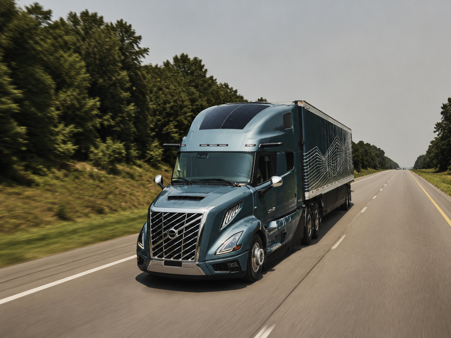 Freightliner Cascadia hood solar panel